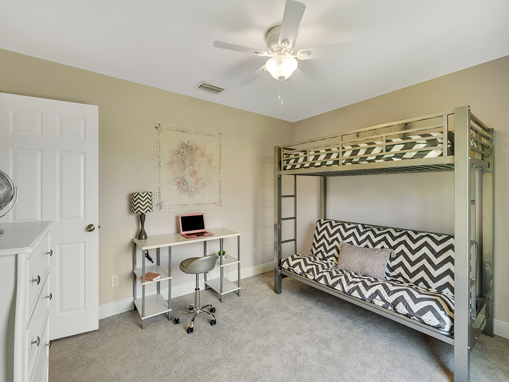 Eagle bedroom 4