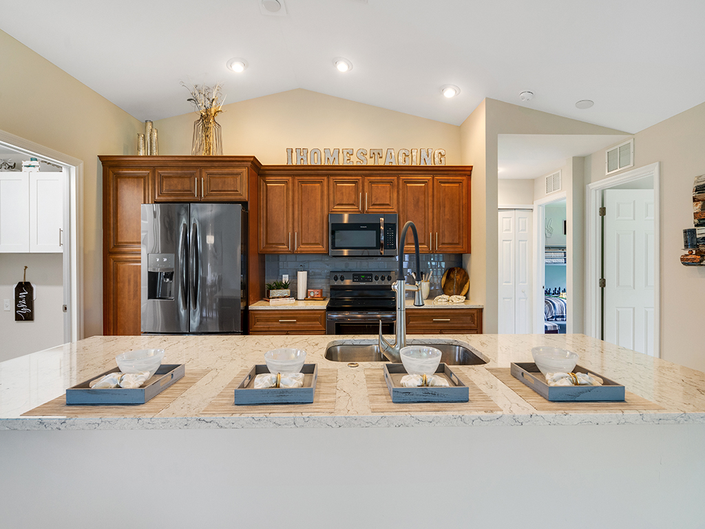 Eagle kitchen island